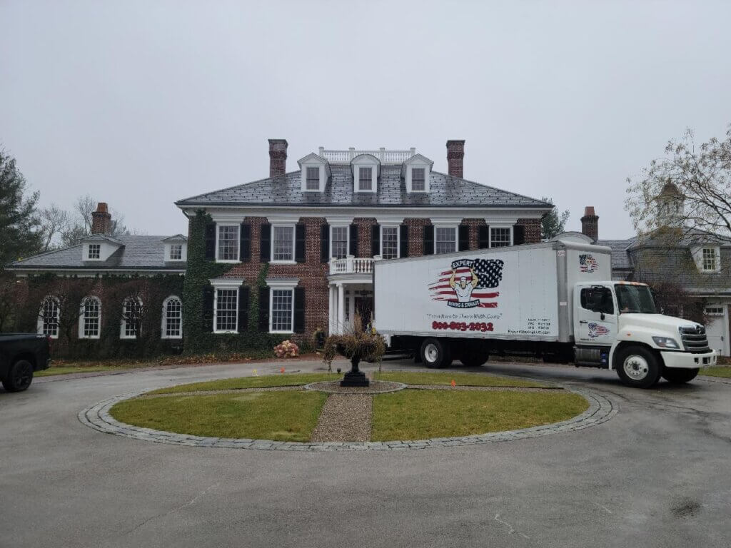 Moving Truck of Expert Moving Team